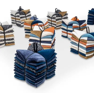 Pouf di design in tessuto U' Strozz di Calia