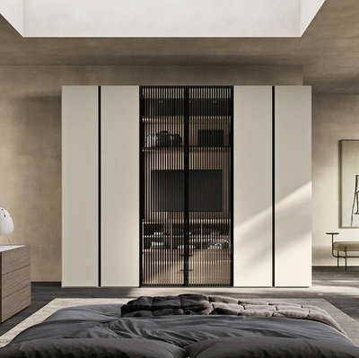 Armadio con ante battenti in laccato e a soffietto in vetro Comp N20 in laccato e vetro di Mobilgam