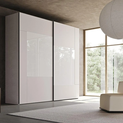 Armadio con ante scorrevoli Comp N27 in vetro laccato opaco e lucido di Mobilgam