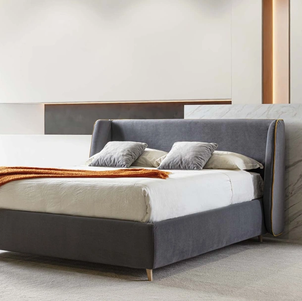Letto imbottito Curtis di Crippa Salotti