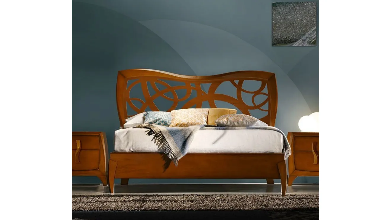 Letto Moon in legno con testiera traforata di Betamobili