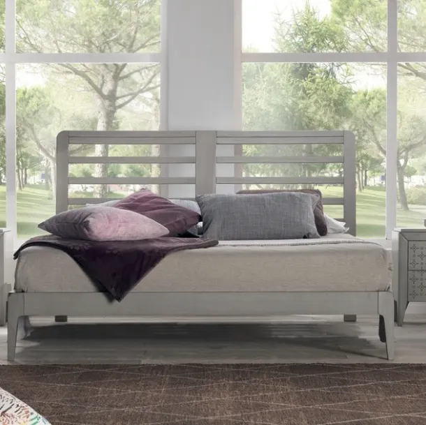 Letto Skyline FMG1075 in legno con testiera traforata di Betamobili