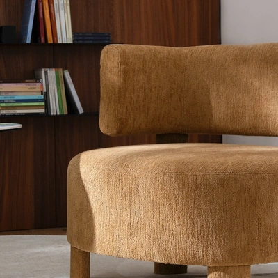 Poltroncina rivestita in tessuto Glen Soft di Calligaris
