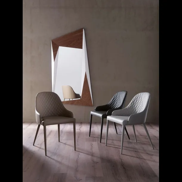 Sedia in pelle trapuntata Betta di Ozzio