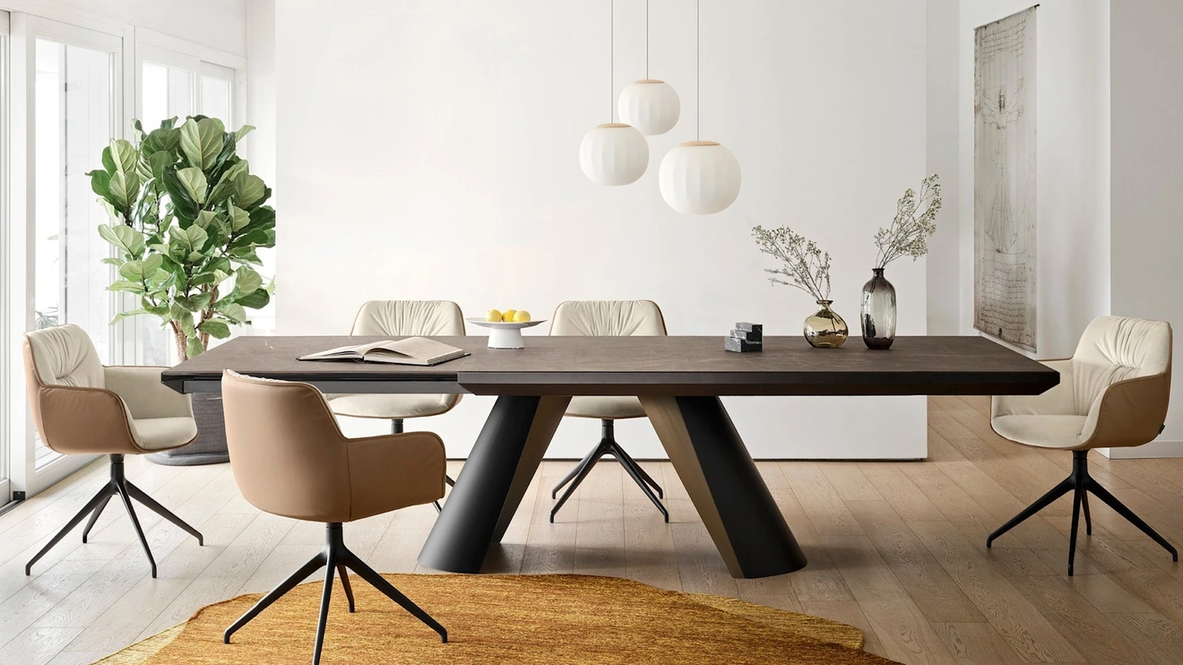 Sedia Cocoon con base girevole di Calligaris