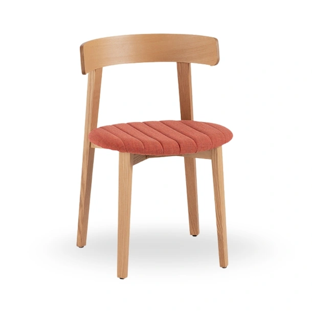 Sedia in legno Maya di Midj