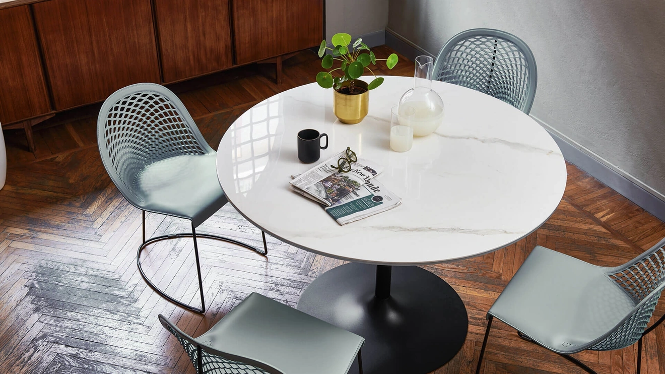 Sedia in cuoio Guapa di Midj