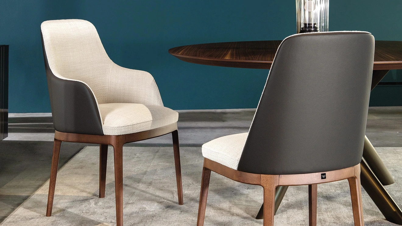 Sedia con e senza braccioli Cleo in tessuto con retro in pelle di Tonin Casa