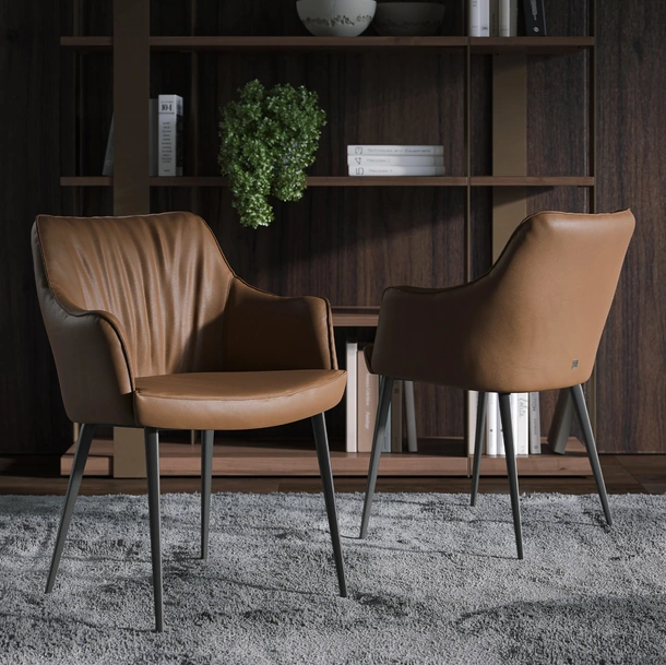 Sedia in pelle Gaia di Tonin Casa