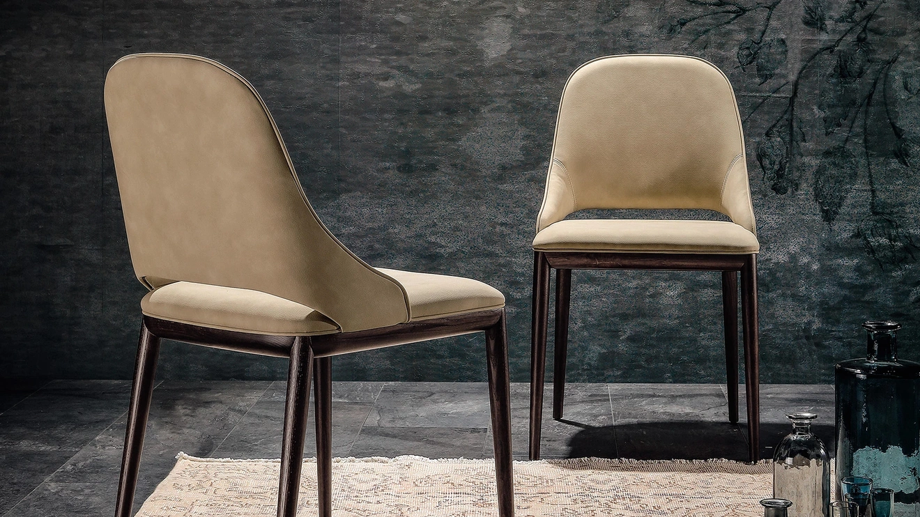 Sedia Malva con seduta rivestita pelle di Tonin Casa