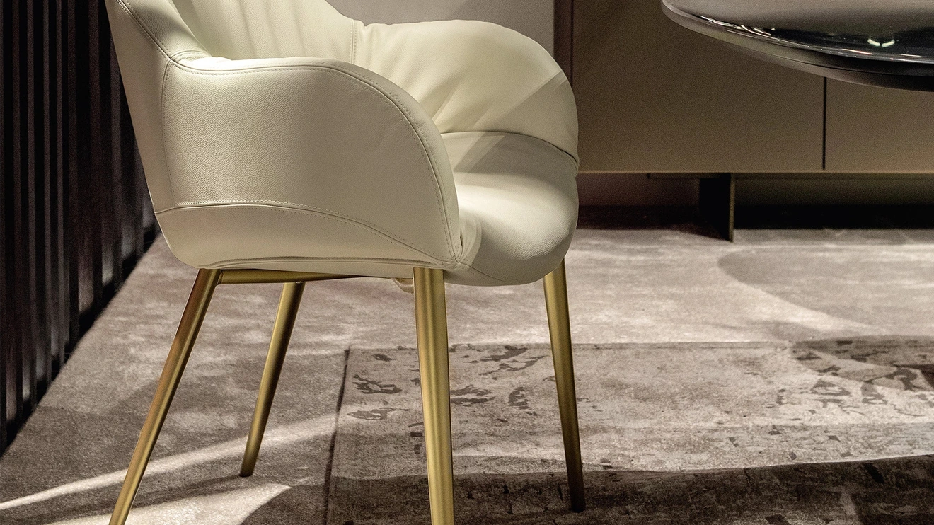 Sedia in pelle imbottita Olympia di Tonin Casa