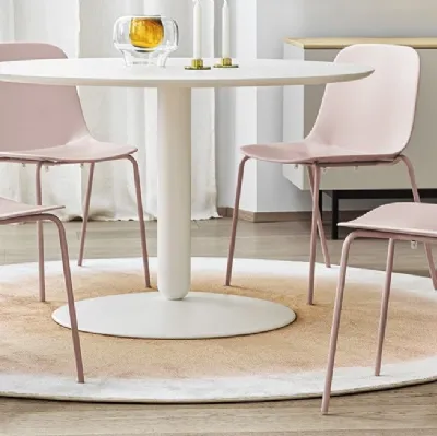 Tavolo rotondo con piano in legno laccato Bianco e base in metallo Balance di Calligaris