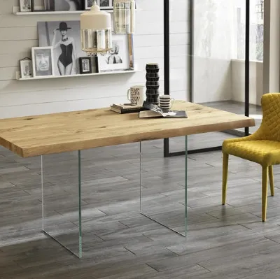 Tavolo allungabile con top in legno di pioppo e gambe in vetro temprato extratrasparente Snooker di Stones