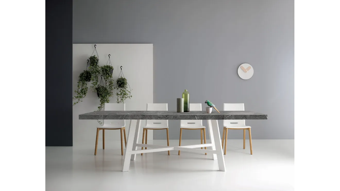 Tavolo Thor Allungabile con piano in laminato effetto marmo di Pointhouse