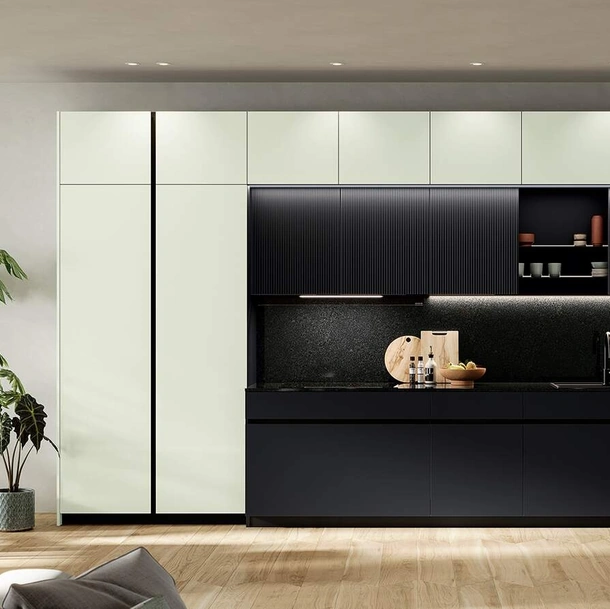 Cucina Moderna lineare Altea Composizione 05 in vetro lucido di Prima Cucine