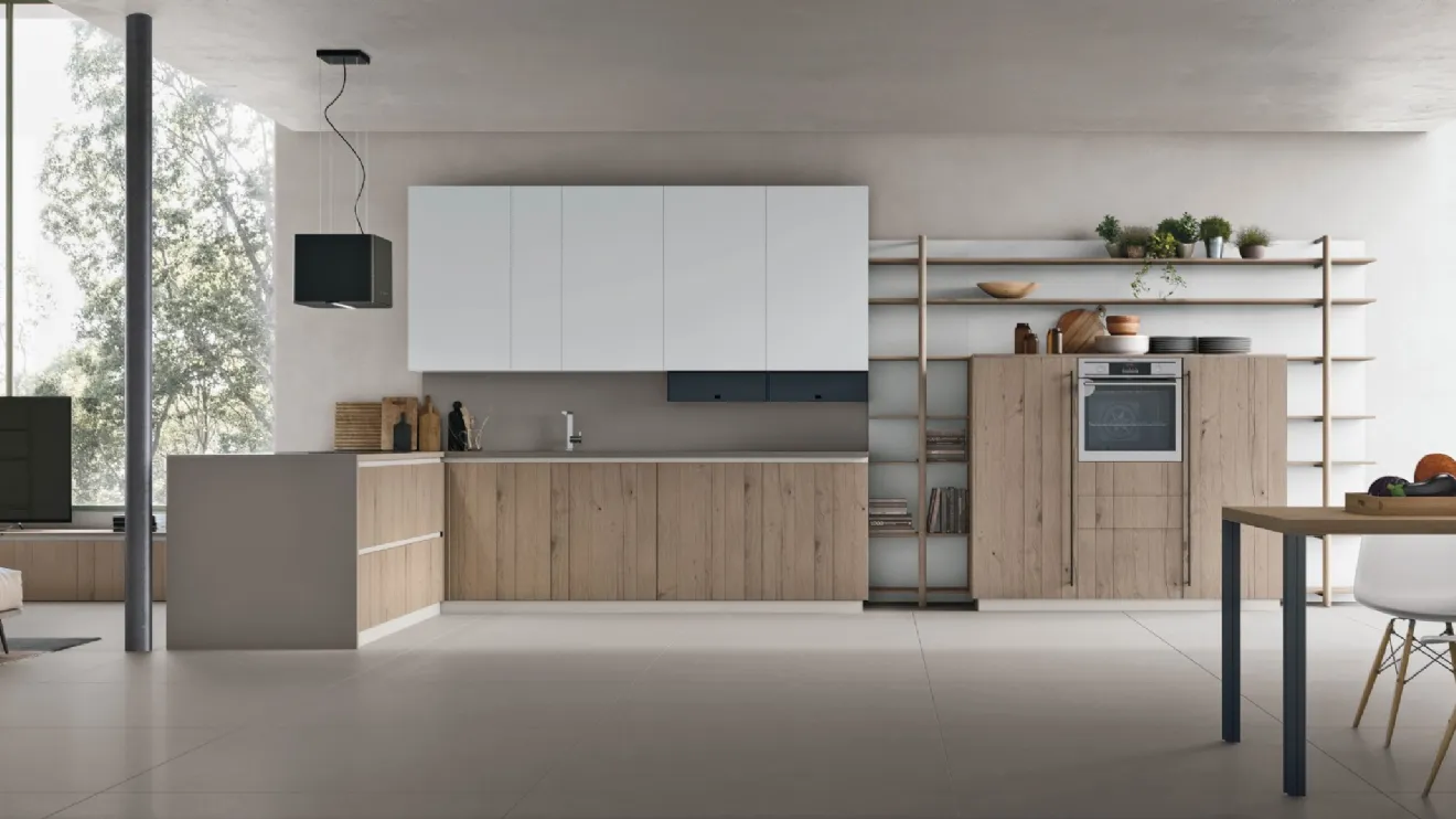 Cucina Moderna con penisola Natural v09 in Rovere Sahara dogato e pensili in laccato opaco di Stosa