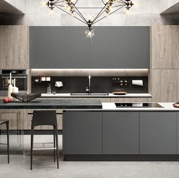 Cucina su misura con isola Eos in HPL Alevè Acero e Glass Grigio opaco di Evo Cucine